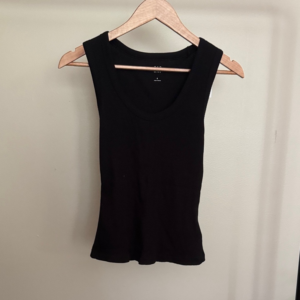 GAP Essential Black Tank Top